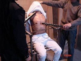 '中共酷刑：绑在椅子上电击'