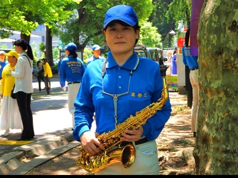图3:盐田女士修炼法轮功受益良多,她希望向更多人传递大法的美好。