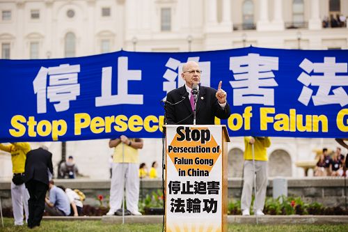 图8:美国国会众议员特德·坡(Ted Poe)