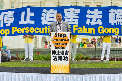 图11:新泽西州国会众议员唐纳德·佩恩(Donald Payne)