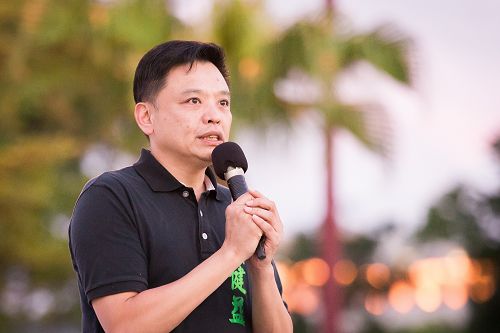 图8:台北市议员洪健益希望江泽民能早日绳之以法,接受审判。