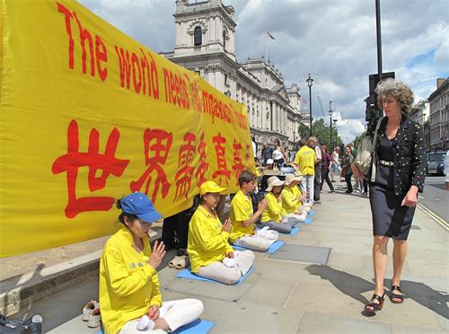 2018-7-18-london-palace-of-westminster_02--ss.jpg