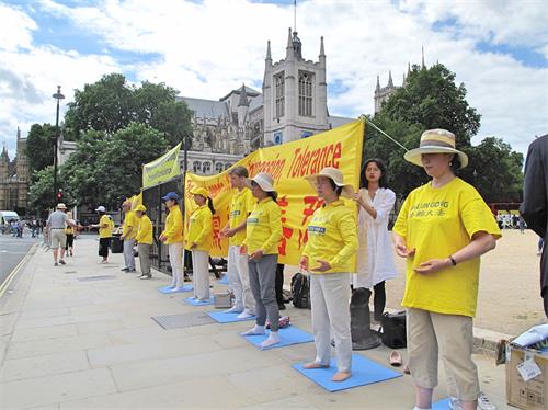 2018-7-18-london-palace-of-westminster_03--ss.jpg