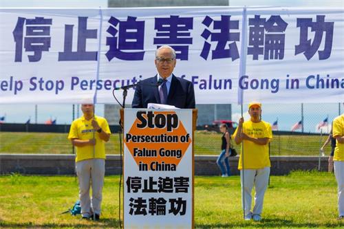 '图4:法轮功之友主任艾伦·阿德勒(Alan?Adler)'