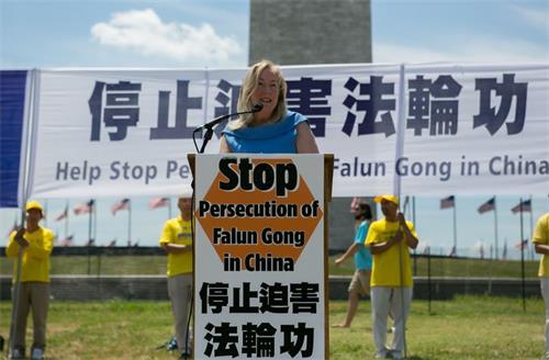 '图7:公民人权委员会(Citizens?Commission?on?Human?Rights)执行主任琳达·拉格曼(Dr.?Linda?Lagemann?)博士'
