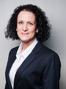 '图12：国会议员尼柯尔·赫斯特（Nicole Höchst，选项党，MdB AfD）'