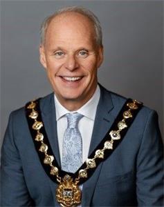 '图20：安省奥沙华市（Oshawa）市长丹‧卡特（Dan Carter）。'