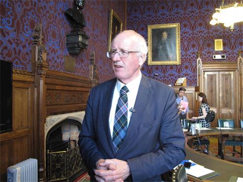 '图15：二零一九年七月十六日，在英议会大厦内，国会议员吉姆·香农（Jim Shannon MP）主持研讨会，'