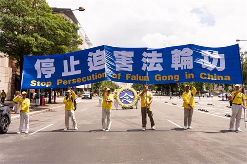 2019-7-18-washington-dc-falun-gong-parade_07--ss.jpg