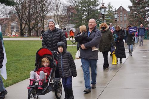 2020-12-13-michigan-rally-against-election-fraud_05--ss.jpg