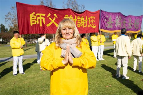 '图4:新年来临之际,修炼两个月的玛尔塔·波普拉瓦(Marta Poprawa)说:“我感到自己很荣幸,谢谢师父,祝师父新年快乐。”(大纪元)'