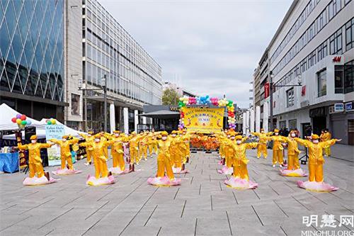 2021-5-11-frankfurt-world-falun-dafa-day_03--ss.jpg