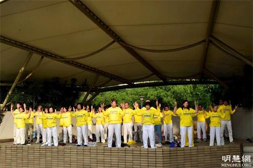 '图2：liangong：二零二一年五月八日部份内坜区学员集体晨炼。'
