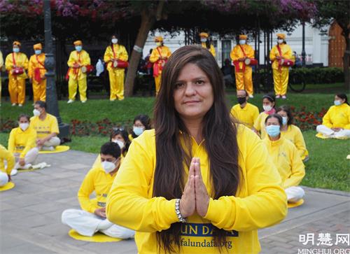 Imagen 3: La practicante de Falun Gong Vivian Murphy está agradecida por la salvación de Shifu.  '