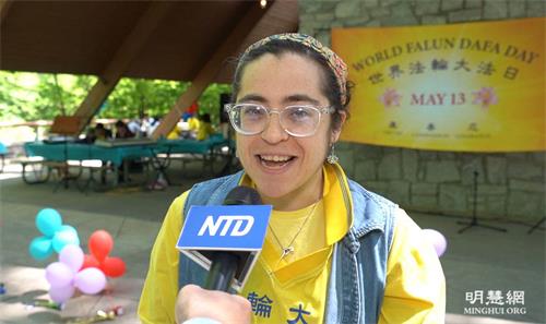 '图7：新学员Erin Gibson是去年初刚得法的新学员。修炼大法后她脱离了多年依靠药物的生活。'