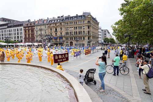 2021-8-12-german-vietnamese-falun-gong-practitioner_02--ss.jpg