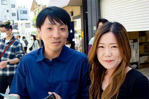图4：田中先生（左）和女友