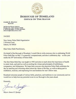 图8：新泽西州罗斯兰市（Borough of Roseland）市长詹姆斯·斯潘戈（James R. Spango）发贺信，祝贺世界法轮大法日。