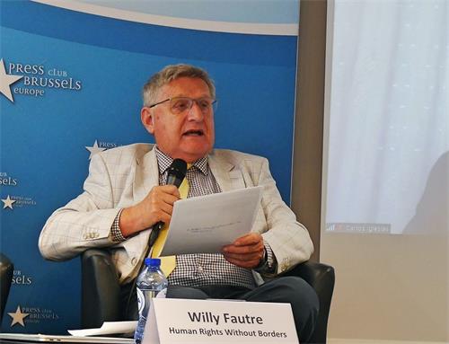 图4：人权无疆界（HRWF）主席威利·福泰（Willy Fautre）在研讨会上发言。（明慧网）