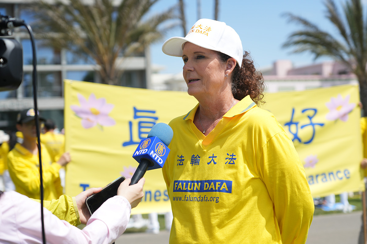 图7:西人针灸医师克里斯汀·康纳(Christine Connor)感到在生活中,师父一直在引领着她。