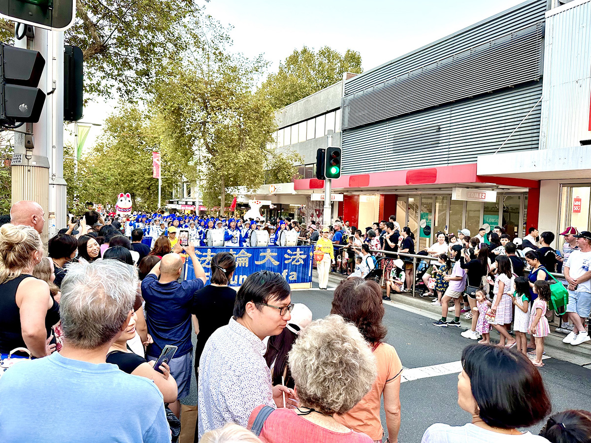 图1～6：悉尼法轮功学员参加车士活（Chatswood）游行，受到民众喜爱