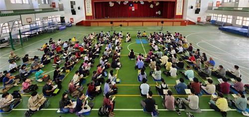 '图1：二零二三年四月十六日，台湾桃竹苗地区法轮功学员齐聚一堂，学法交流。'