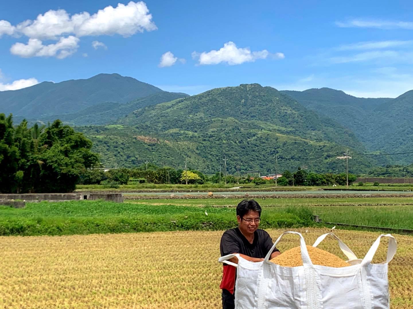 写真 3: 練習の後、呉清忠は良い農民になっただけでなく、良い夫にもなりました。