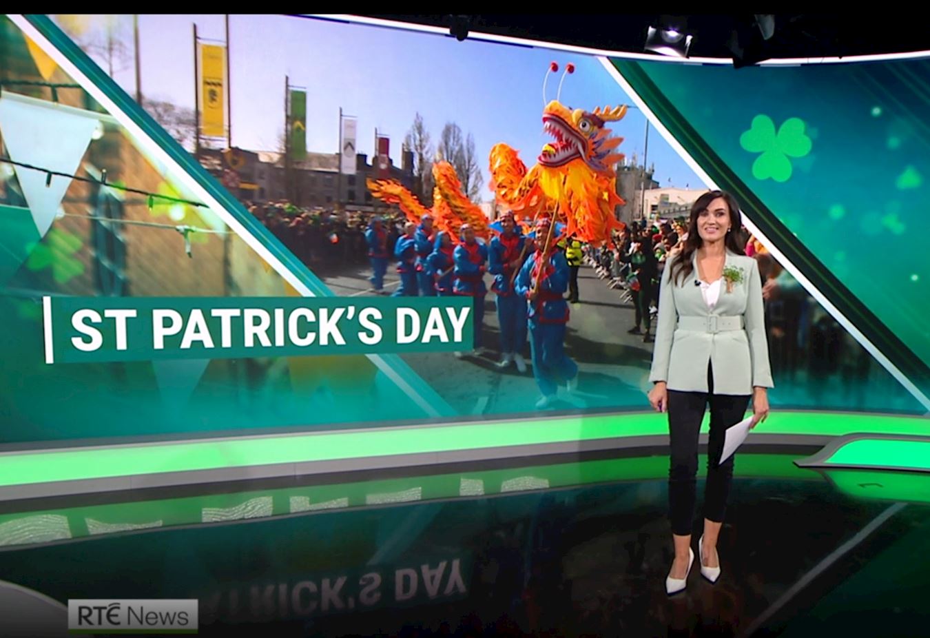 '图3：爱尔兰国家电视台RTE报道国庆节游行，将法轮功方阵的金龙队作为主题图。'