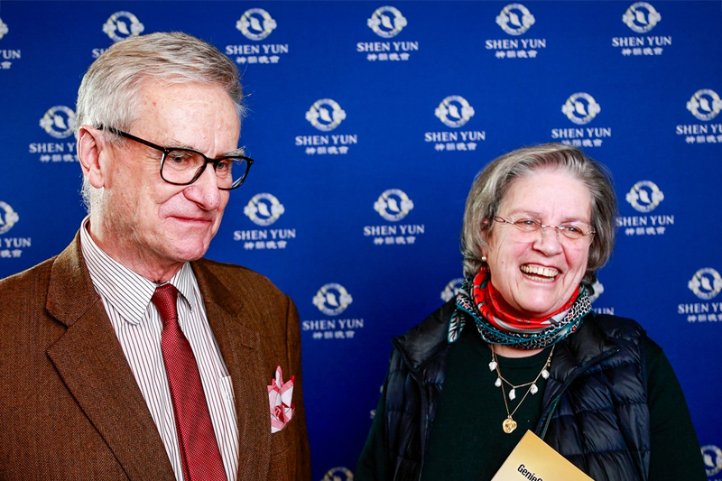 图2:二零二六年一月二十三日,列支敦士登贡达卡亲王(Gundakar Prinz von Liechtenstein)(左)与玛丽王妃(Marie Prinzessin von Liechtenstein)在奥地利维也纳一同观赏了神韵演出。(新唐人电视台)