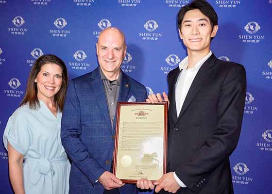 各国观众赞神韵艺术家勇气非凡（下）